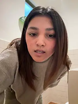 sisylucky online show from May 18, 4:35 pm