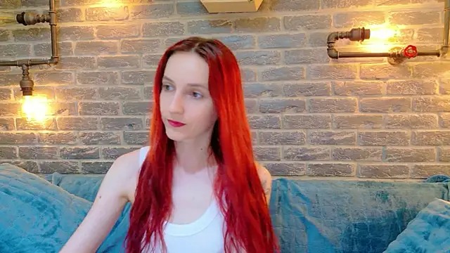 Julia Jae online show from July 9, 6:05 am