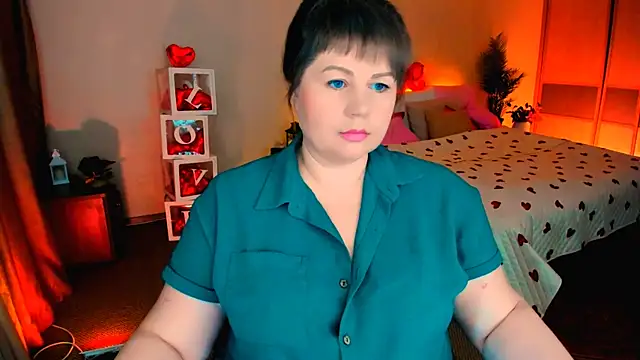 CrystaalStaar online show from February 16, 8:09 pm