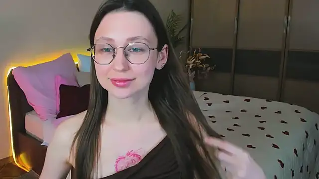 YourLovellyStory online show from April 8, 4:31 pm