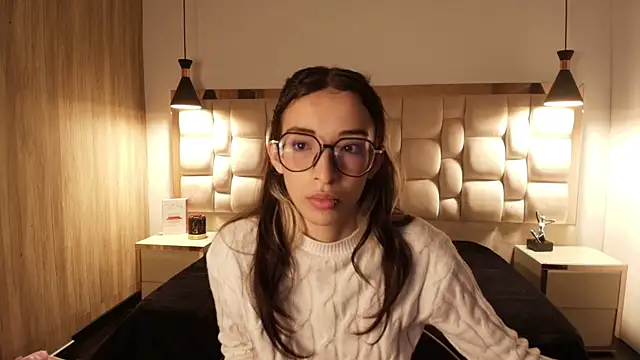Emilia Bons online show from February 9, 2:08 pm