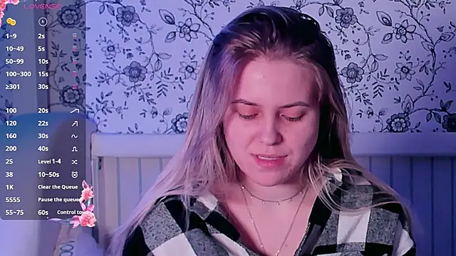 AngelAnty online show from February 6, 2:20 pm