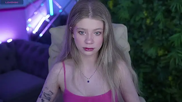 SandyLayy online show from May 14, 1:17 pm