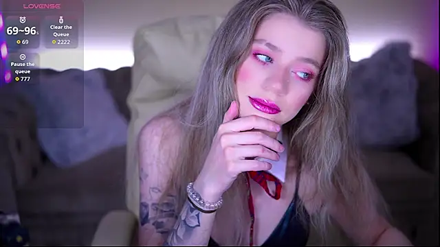 SandyLayy online show from June 12, 2:14 pm