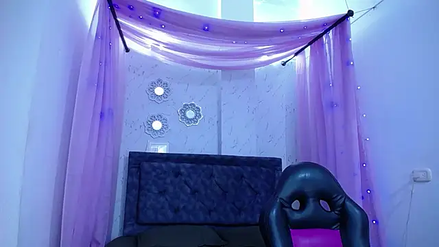 mia  thomson  online show from September 13, 2:14 pm