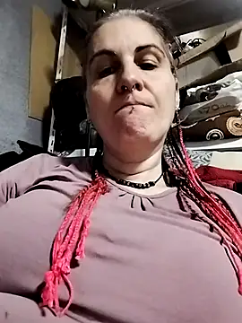est 82 online show from October 13, 10:18 am