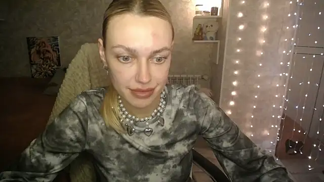 Snapshot of NickyAdamidi chatting on October 21, 4:33 pm NickyAdamidi online show from October 21, 4:33 pm