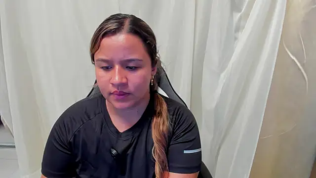 ElaBourn  online show from April 10, 4:24 pm