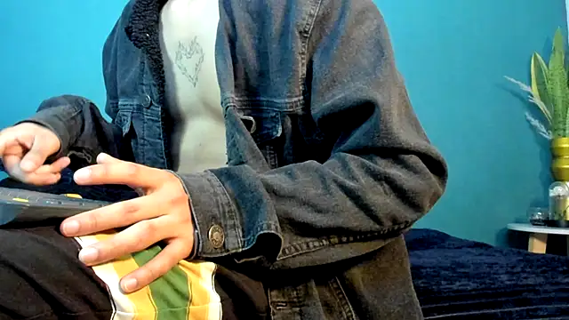 Snapshot of spicy_adonhis chatting on September 20, 1:31 pm spicy adonhis online show from September 20, 1:31 pm