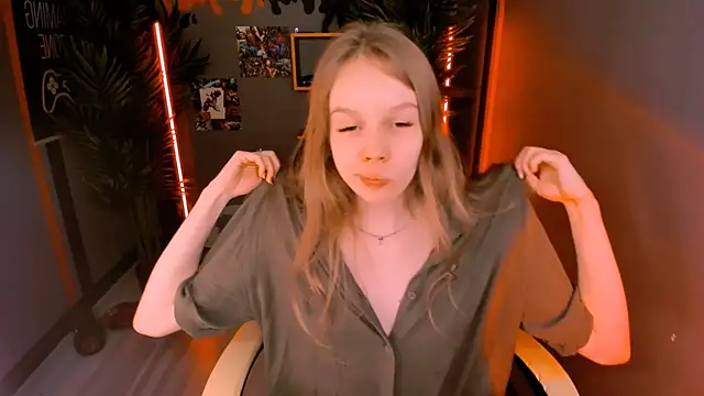 Selen hells weet online show from October 19, 3:58 pm