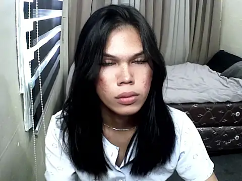 keana laux online show from September 18, 4:11 am