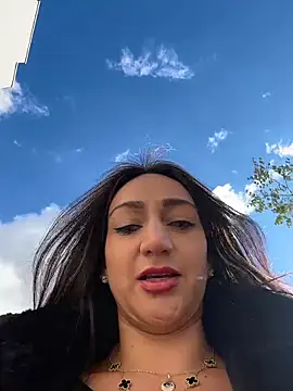 Ninabigtitied online show from November 20, 1:01 pm