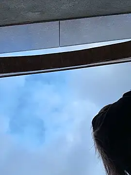 Ninabigtitied online show from January 5, 5:27 pm