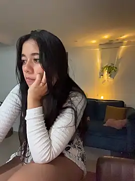 Snapshot of Lily_June chatting on October 15, 1:19 am Lily June online show from October 15, 1:19 am