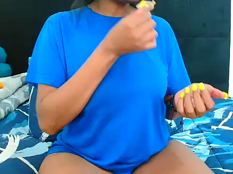 Snapshot of CreamySexyPussy chatting on October 20, 4:32 pm CreamySexyPussy online show from October 20, 4:32 pm