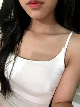 Snapshot of Desi_sara chatting on October 26, 3:35 am Desi sara online show from October 26, 3:35 am