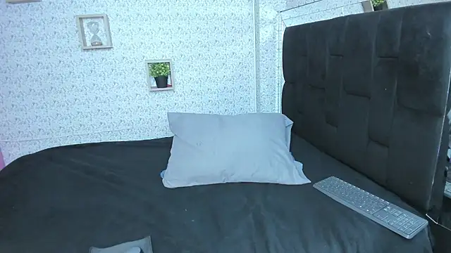 lisa logan online show from February 28, 4:45 am