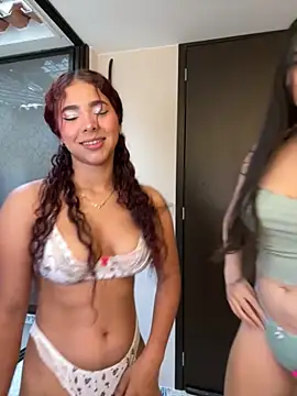 alejandrodolls online show from March 24, 9:09 pm