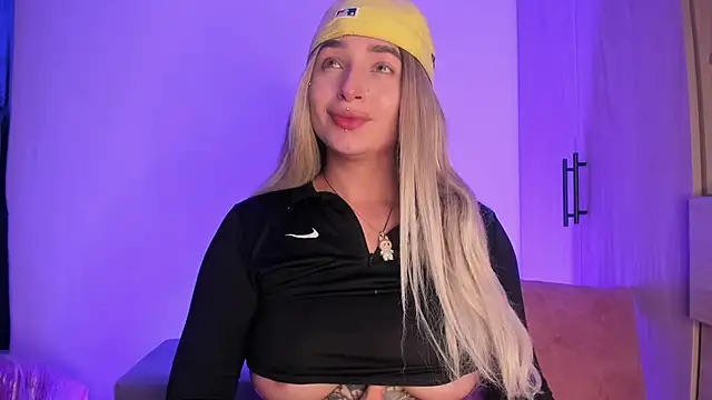 scarlett Collinss online show from November 27, 5:32 am