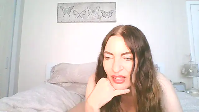 EllaKent online show from October 6, 2:45 pm