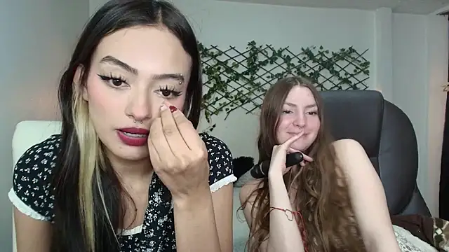 velvet  moon online show from April 15, 1:17 am