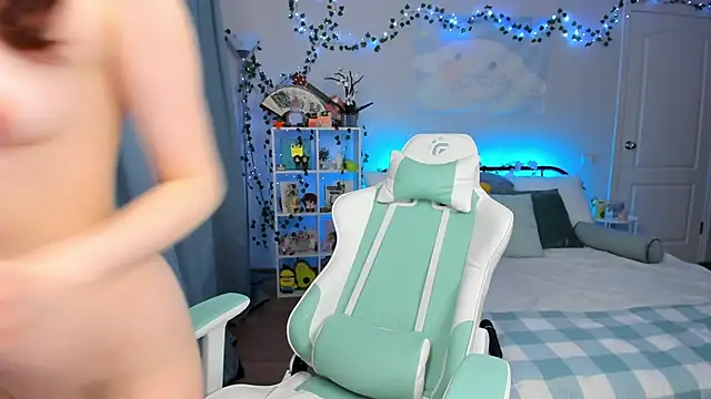 Zoe Vee online show from November 9, 3:46 am