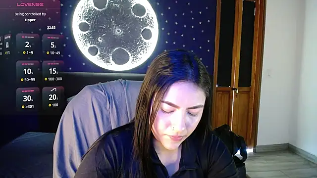 Megara 25 online show from April 14, 3:34 pm