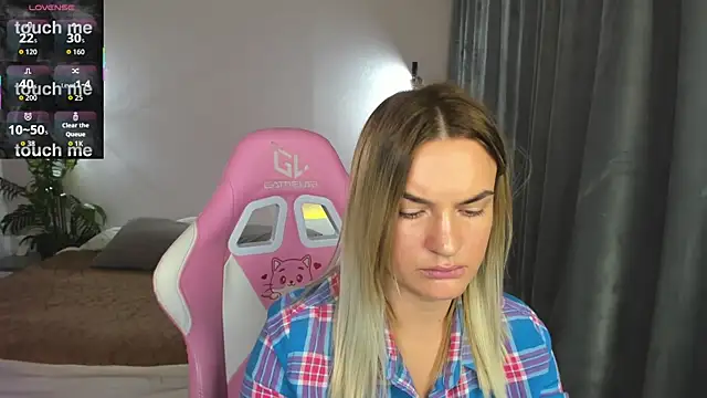 Marie Ellie online show from November 5, 1:33 am