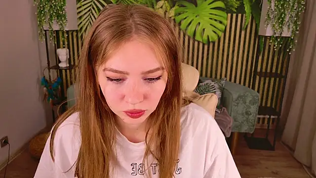 Moon  Bunny online show from September 8, 4:17 pm