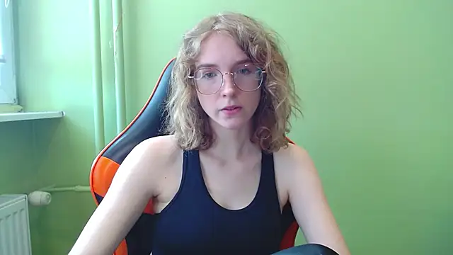 juicyPenny online show from March 10, 7:23 am