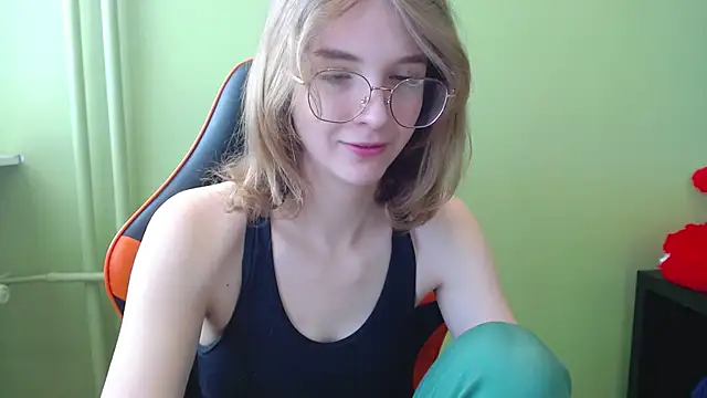 juicyPenny online show from March 19, 7:35 am