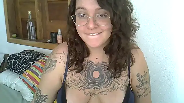 Blue Liz online show from November 15, 7:04 pm