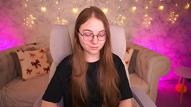 ArrinaWairr online show from March 23, 7:36 am