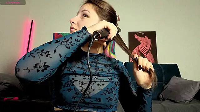 TrixiBell online show from March 24, 5:57 am