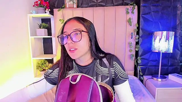 Bonnali lune online show from February 7, 7:40 pm