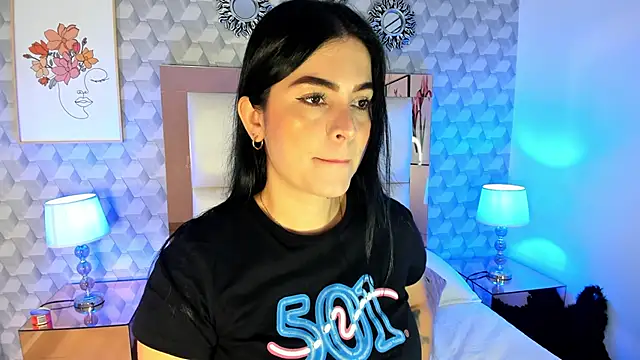 Snapshot of Sasha__sims__ chatting on October 13, 11:35 am Sasha sims online show from October 13, 11:35 am