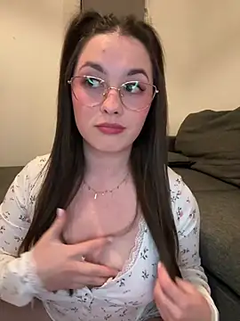 liloush   online show from March 30, 8:08 pm