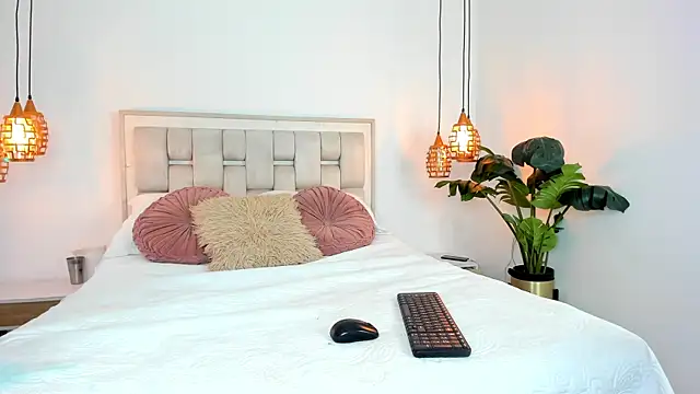 lupeandostin online show from May 18, 1:26 am