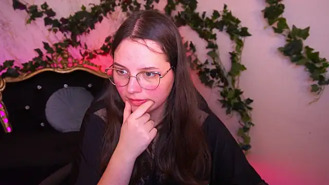 SophieDreamss online show from October 28, 2:45 pm