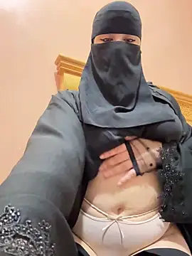  Laiali  online show from February 15, 1:43 pm