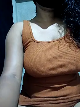 DiyaRoy49 online show from April 18, 6:10 pm