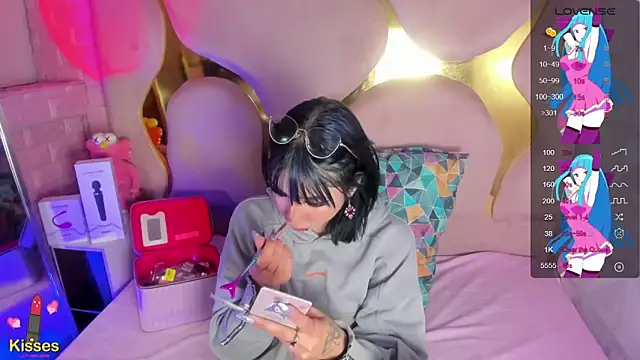 Niina Sissy online show from March 5, 7:59 am