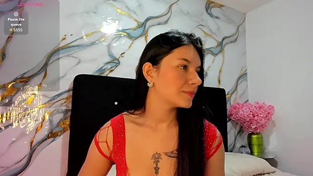 RoxanaBorns  online show from July 17, 2:32 pm