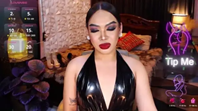 GODDESSHUGECOCKANDREA online show from May 7, 5:16 pm