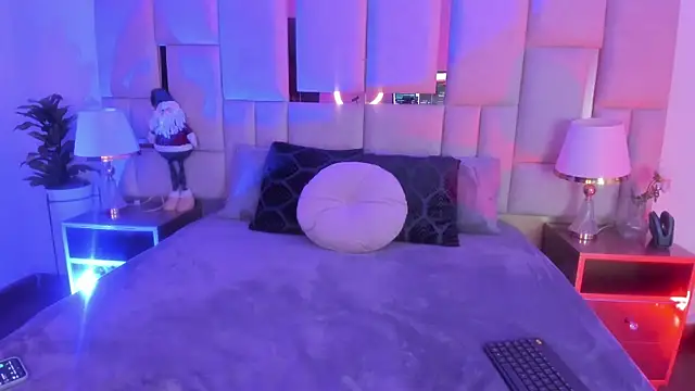 Violett Novoa online show from January 5, 8:34 pm