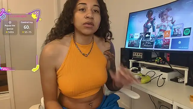 onlystrings online show from February 11, 10:33 pm