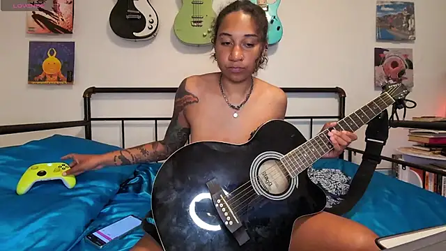 onlystrings online show from April 1, 4:02 am