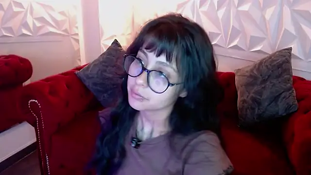 sophiaa 7 online show from January 13, 12:42 pm