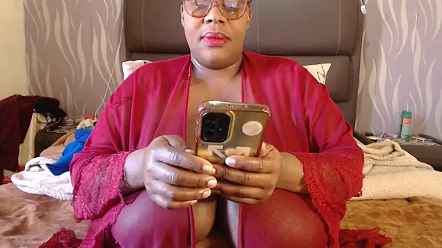 BoobsQueen46K online show from May 26, 10:03 am