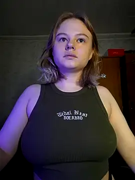 Snapshot of SlipperSherry chatting on October 13, 4:42 pm SlipperSherry online show from October 13, 4:42 pm